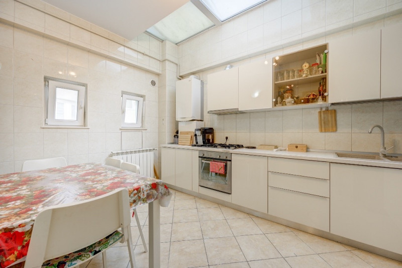 Vânzare apartament de 4 camere Piața Floreasca