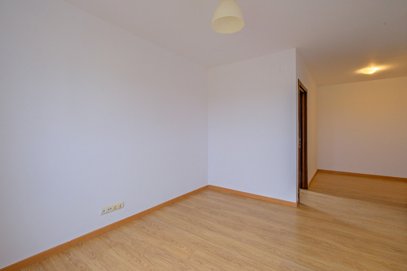 Apartament spațios 3 camere, 3bai, 2 locuri de parcare incluse