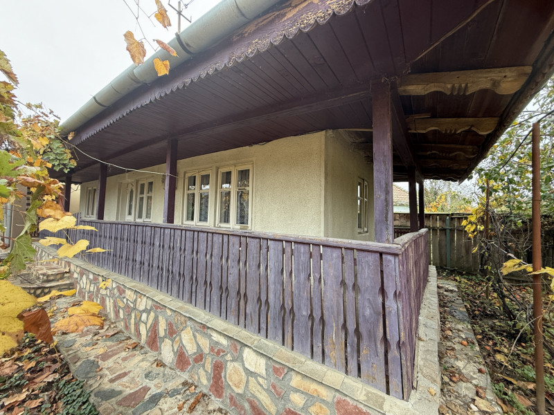 Casa cu livada Izvorani la 300m de Lacul Snagov asfalt si utilitati