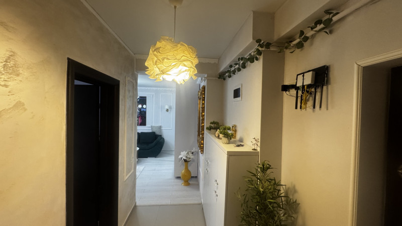 Vânzare apartament de 3 camere Militari 