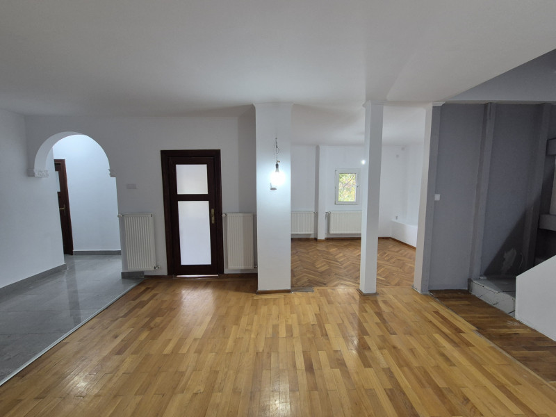 Primaverii inchiriere apartament 4 camere in vila