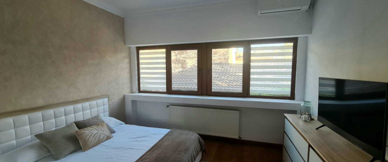 Vânzare apartament de 4 camere Victoriei