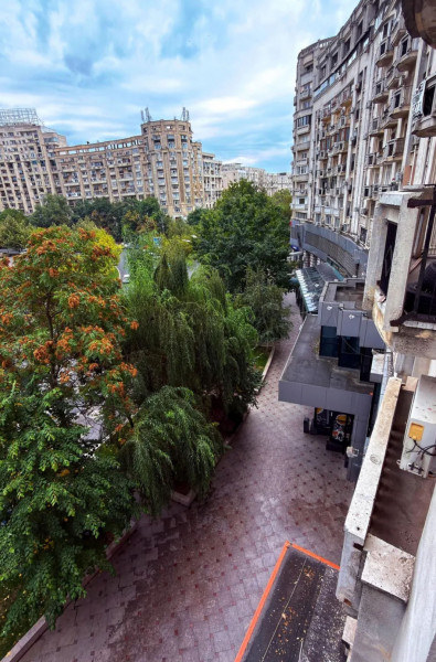 Vânzare apartament de 3 camere Unirii- Piața Alba-Iulia