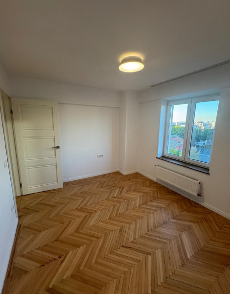 Vânzare apartament de 3 camere Piața Muncii- Decebal
