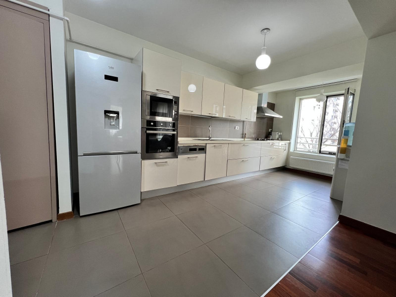 Vânzare apartament de 3 camere Dristor- In City Residence