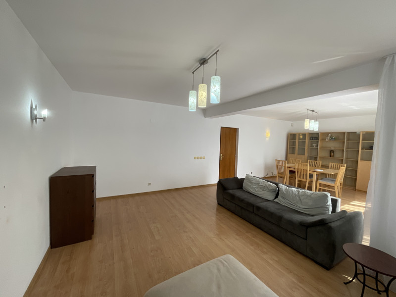 Închiriere vilă modernă în ansamblul rezidențial Pipera