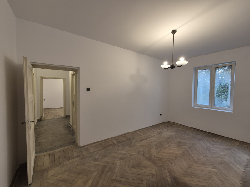 Apartament  2 camere, decomandat - Barbu Văcărescu 