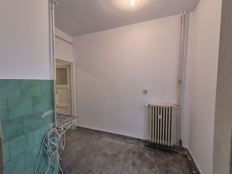 Apartament  2 camere, decomandat - Barbu Văcărescu 