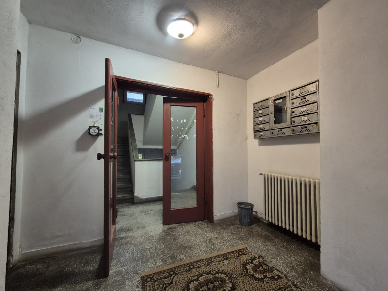 Apartament  2 camere, decomandat - Barbu Văcărescu 