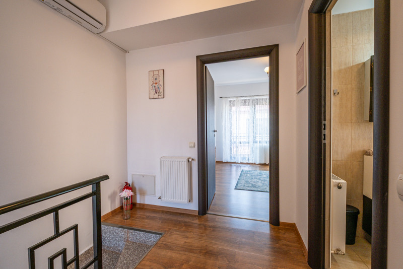 Casă de vânzare în Otopeni, complex rezidențial liniștit și prietenos