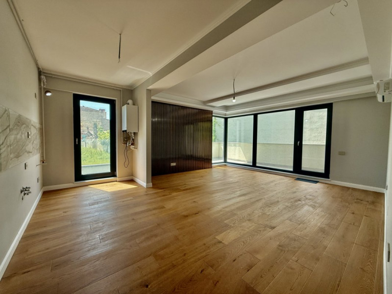 Unirii, 4 camere si  2 parcari  de la dezvoltator