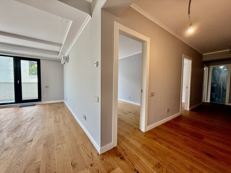 Unirii, 4 camere si  2 parcari  de la dezvoltator