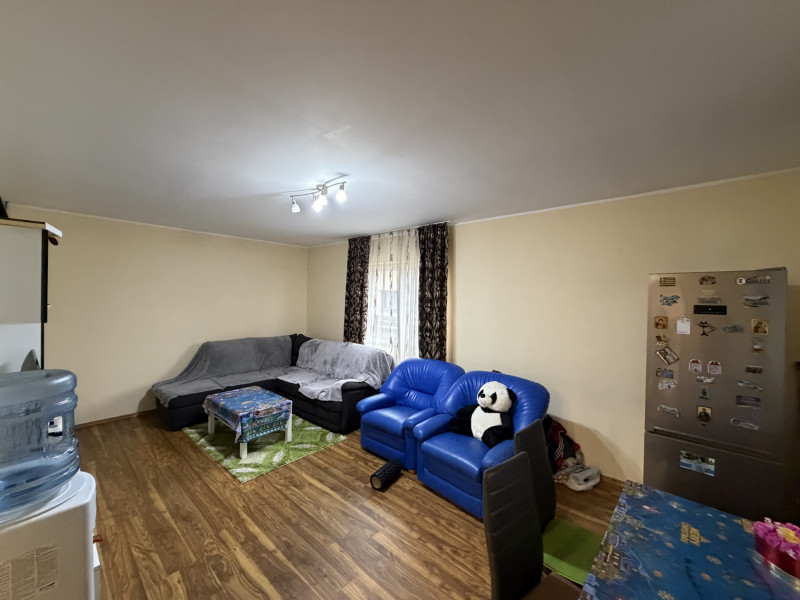 Casă individuală de vânzare în Tărtășești – curte mare 500 mp, zonă verde 