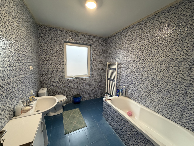 Casă individuală de vânzare în Tărtășești – curte mare 500 mp, zonă verde 