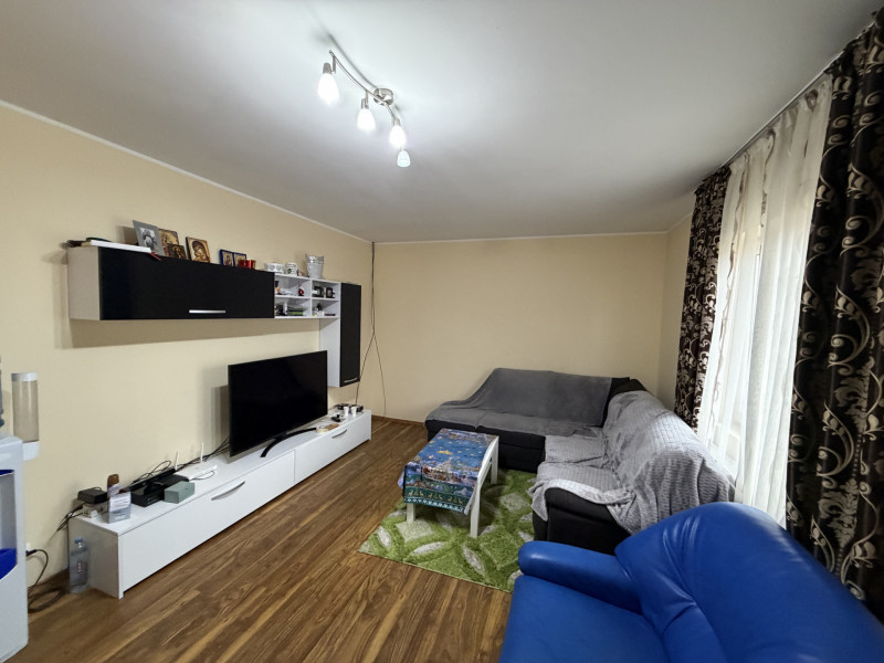 Casă individuală de vânzare în Tărtășești – curte mare 500 mp, zonă verde 