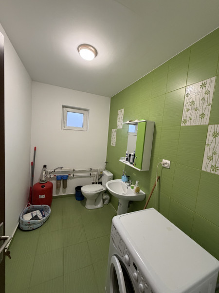 Casă individuală de vânzare în Tărtășești – curte mare 500 mp, zonă verde 