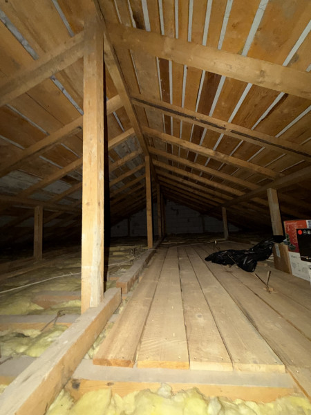 Casă individuală de vânzare în Tărtășești – curte mare 500 mp, zonă verde 