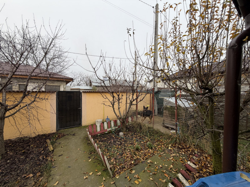 Casă individuală de vânzare în Tărtășești – curte mare 500 mp, zonă verde 