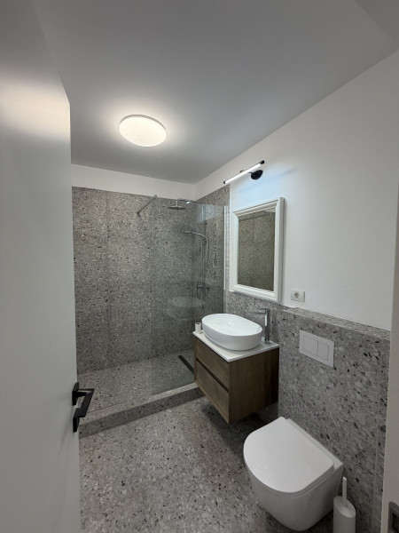 Vilă modernă cu 5 camere de închiriat în complex rezidential, Pipera 