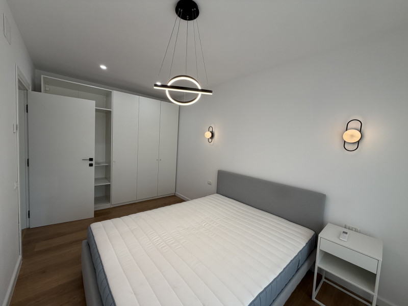 Vilă modernă cu 5 camere de închiriat în complex rezidential, Pipera 