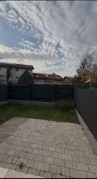 Vilă modernă cu 5 camere de închiriat în complex rezidential, Pipera 