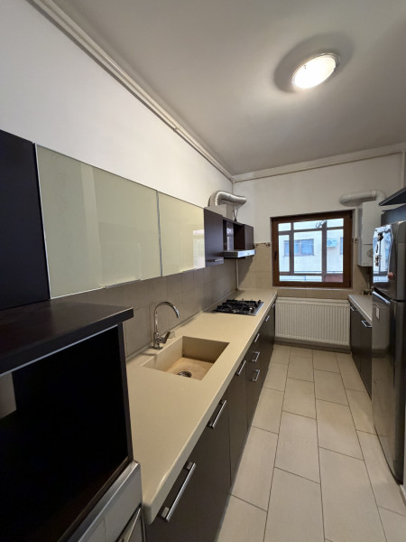 Apartament 3 camere Otopeni – Mobilat, Utilat, Parcare Inclusă