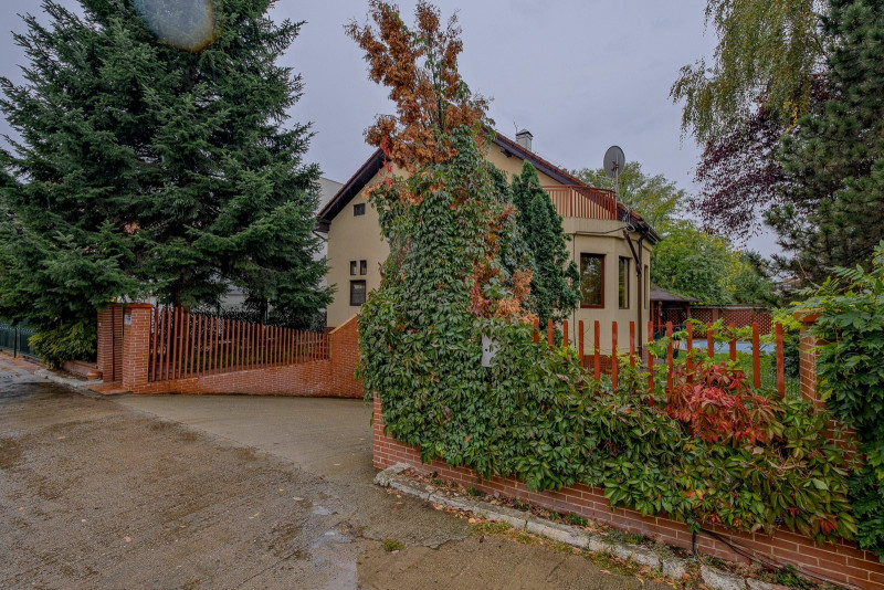 Vila Iancu Nicolae – între Grădina Zoo și Jolie Ville | Liniște, spațiu și confo