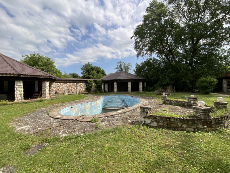 Vilă  cu Vedere si acces  la Lac Snaov–  visul tău din Izvorani