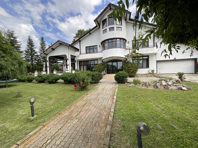 Vilă  cu Vedere si acces  la Lac Snaov–  visul tău din Izvorani