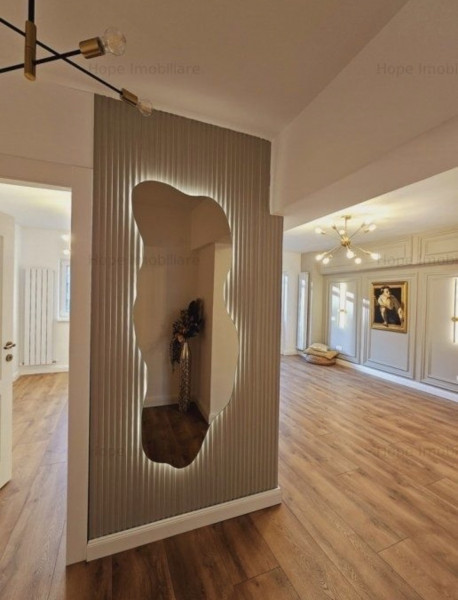 Vânzare apartament de 3 camere Mosilor- Bd Carol