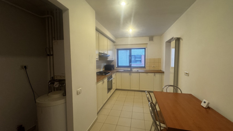 Închiriere apartament de 4 camere Victoriei- Capitale