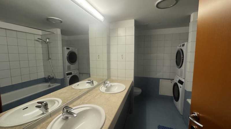 Închiriere apartament de 4 camere Victoriei- Capitale