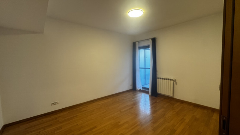 Închiriere apartament de 4 camere Victoriei- Capitale