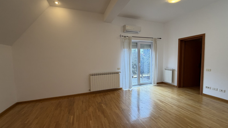 Vilă  de închiriat – Iancu Nicolae, Băneasa 