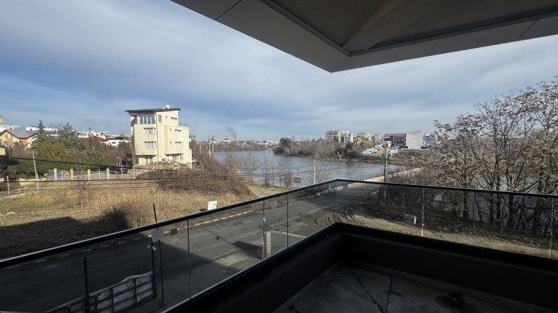 Vânzare apartament de 3 camere Pipera- vedere lac