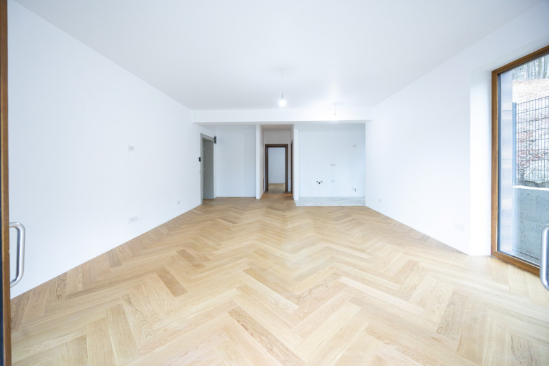 Apartament la parter în Foresti Sinaia – Elegant. Spațios. În inima naturii