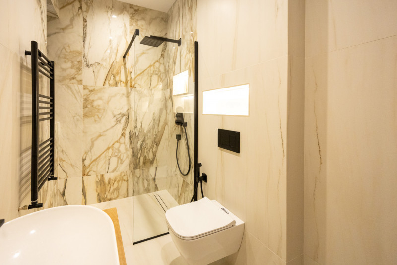 Apartament la parter în Foresti Sinaia – Elegant. Spațios. În inima naturii