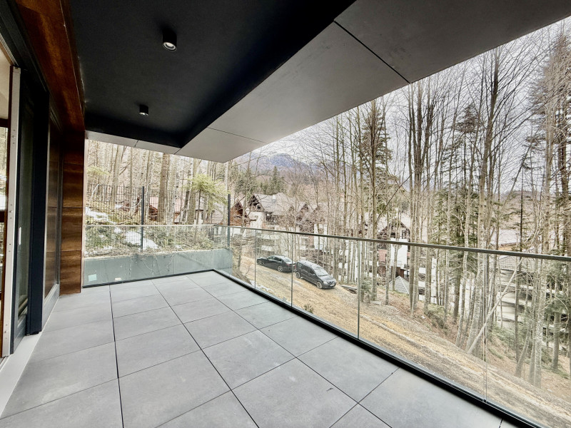 Apartament la parter în Foresti Sinaia – Elegant. Spațios. În inima naturii