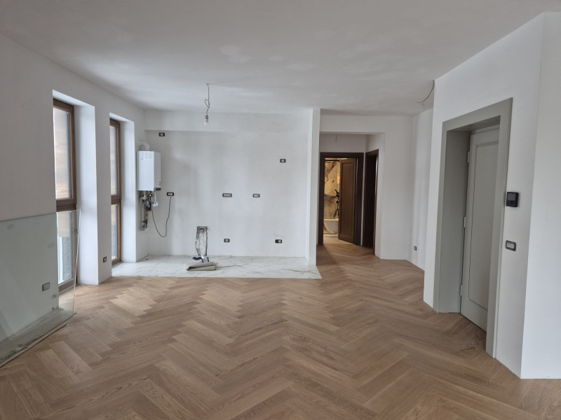 Apartament la parter în Foresti Sinaia – Elegant. Spațios. În inima naturii