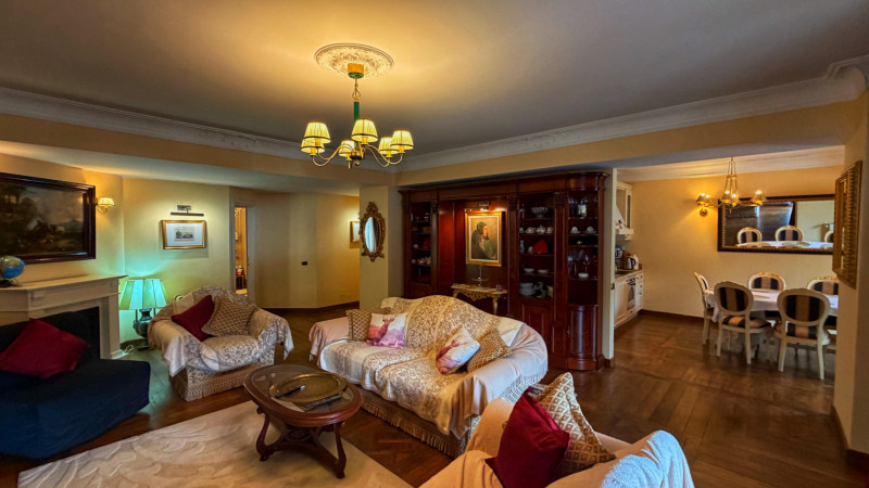 Apartament 3 camere, finisaje unice,  cu terasă, vedere la pârtie 