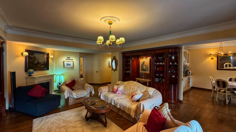 Apartament 3 camere, finisaje unice,  cu terasă, vedere la pârtie 