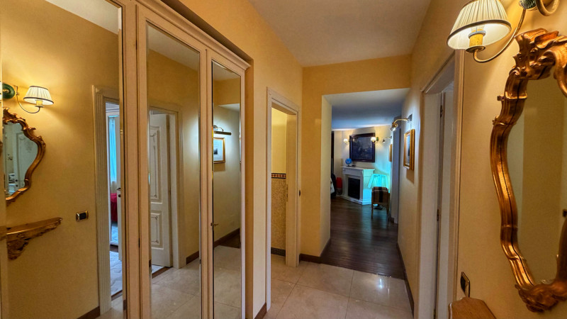 Apartament 3 camere, finisaje unice,  cu terasă, vedere la pârtie 