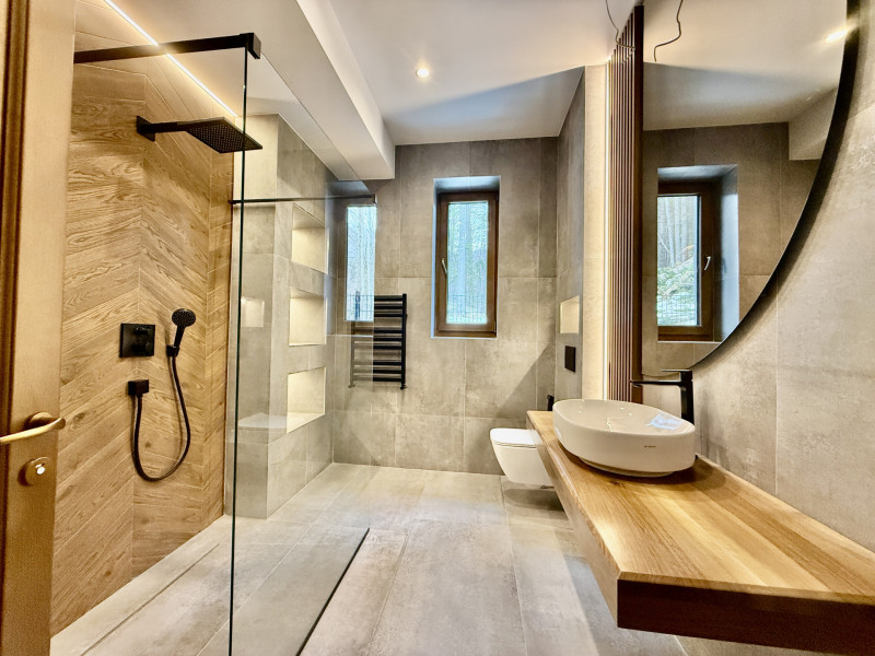 Apartament în Foresti Sinaia – Elegant. Spațios. În inima naturii