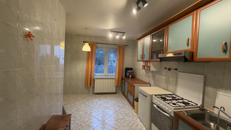 Vilă individuală de închiriat în Pipera – Drumul Potcoavei | 6 camere 