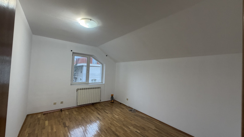 Vilă individuală de închiriat în Pipera – Drumul Potcoavei | 6 camere 