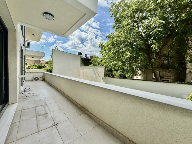 Unirii, 4 camere si  2 parcari  de la dezvoltator