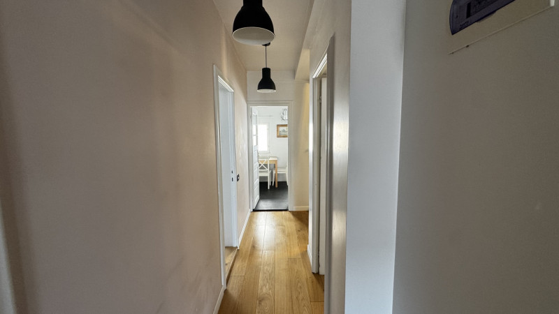 Vânzare apartament de 4 camere Vilă Interbelica- Victoriei