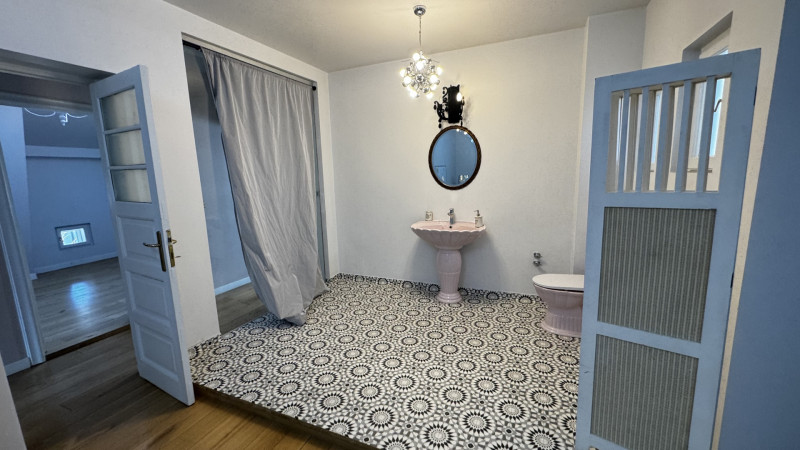 Vânzare apartament de 4 camere Vilă Interbelica- Victoriei