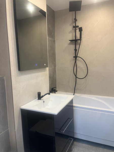 Vânzare apartament de 3 camere Drumul Taberei- Brâncuși 