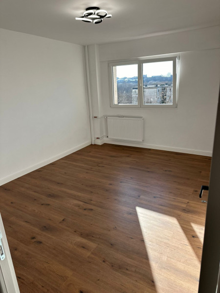 Vânzare apartament de 3 camere Tineretului- Calea Vacaresti